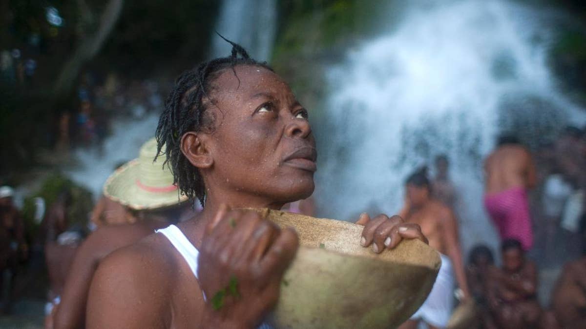 haitian women bathing