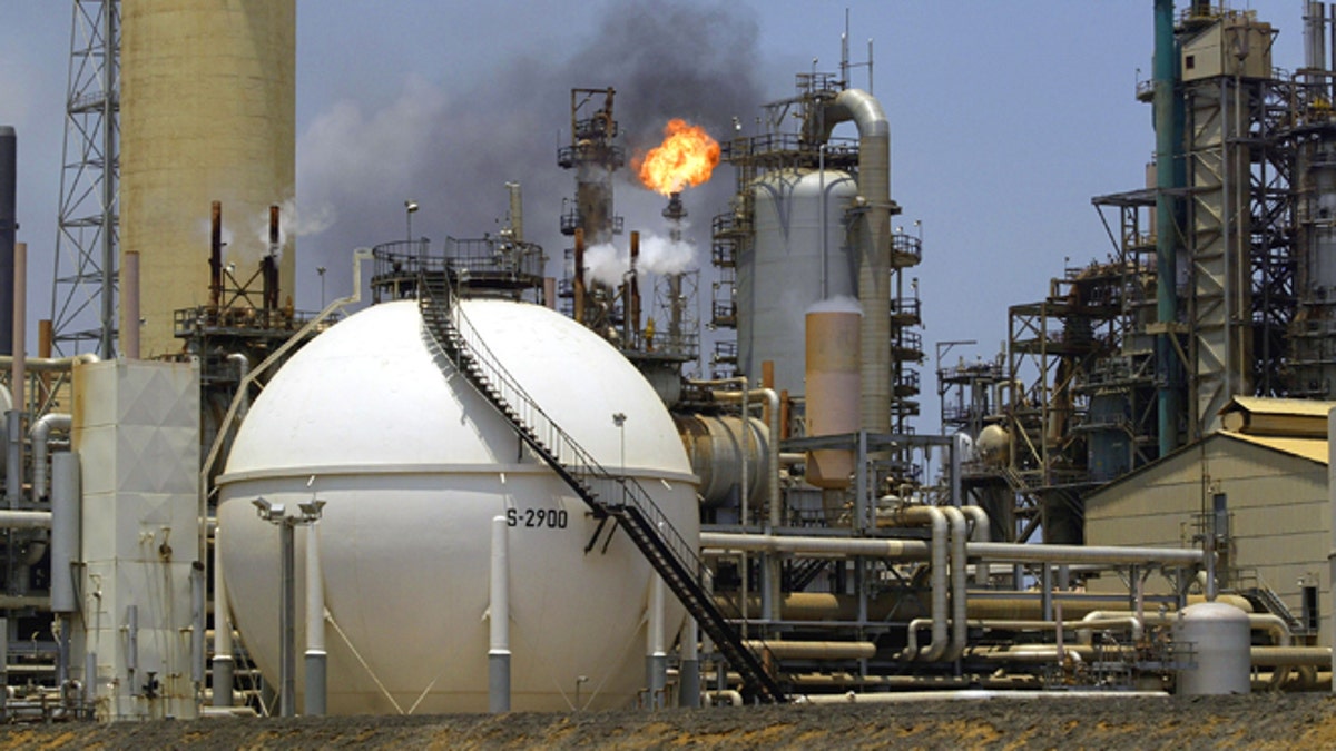 9ab773e3-1898875KW001_oil