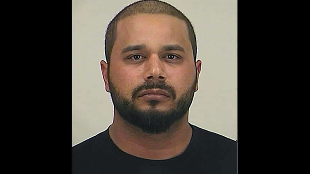 4c938b32-Immigration Officer-Pot Smuggling