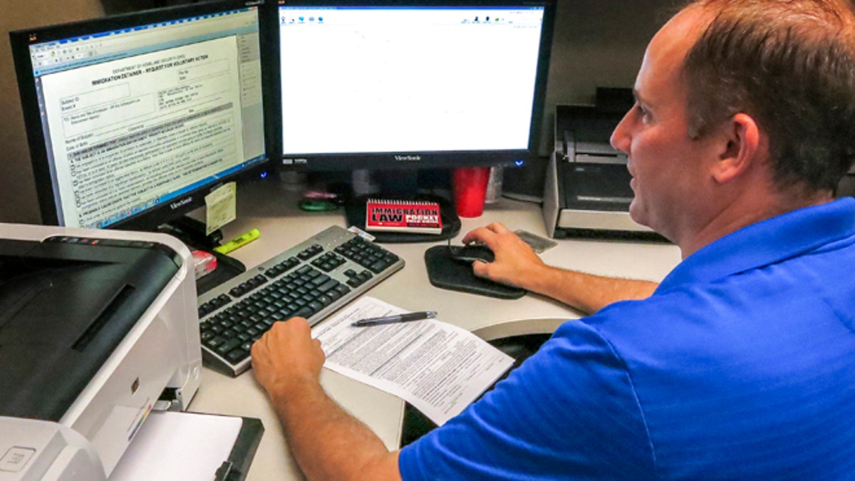 California adalah bagian terpenting dari upaya AS untuk mendeportasi imigran yang dihukum karena kejahatan berat