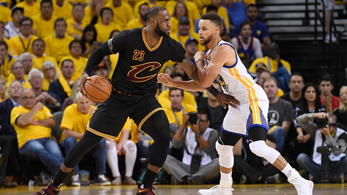 Lebron james store tweet steph curry