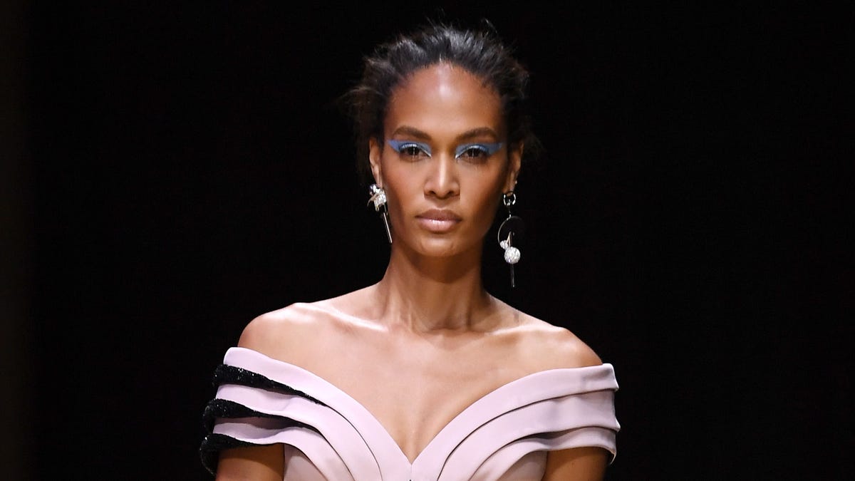Victoria’s Secret Angel Joan Smalls calls out Maxim mag for mix-up with ...