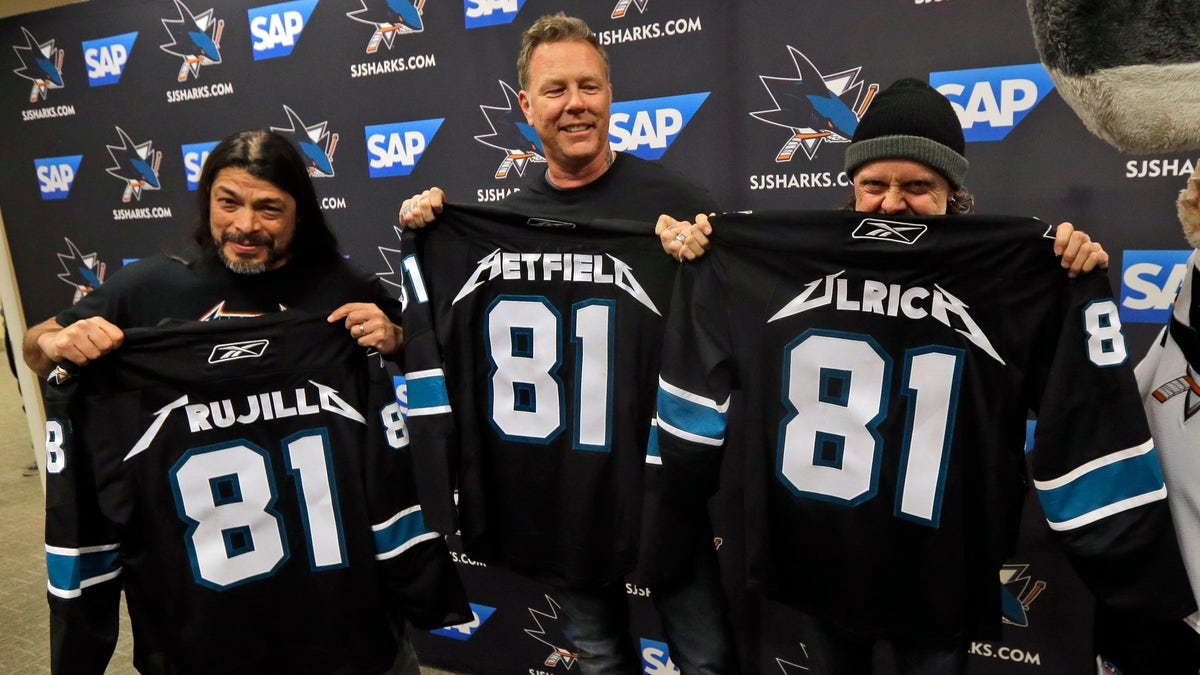 METALLICA Honored By SAN JOSE SHARKS At Special 'Metalli-Sharks