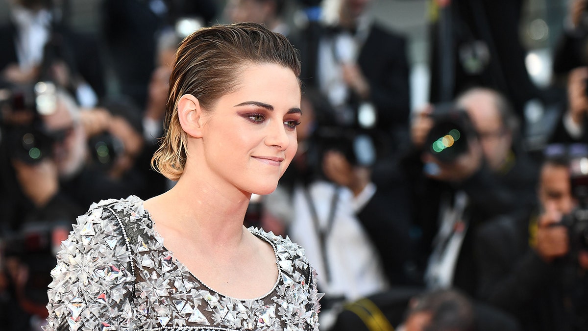 US actress and member of the Feature Film Jury Kristen Stewart poses as she arrives on May 14, 2018 for the screening of the film 