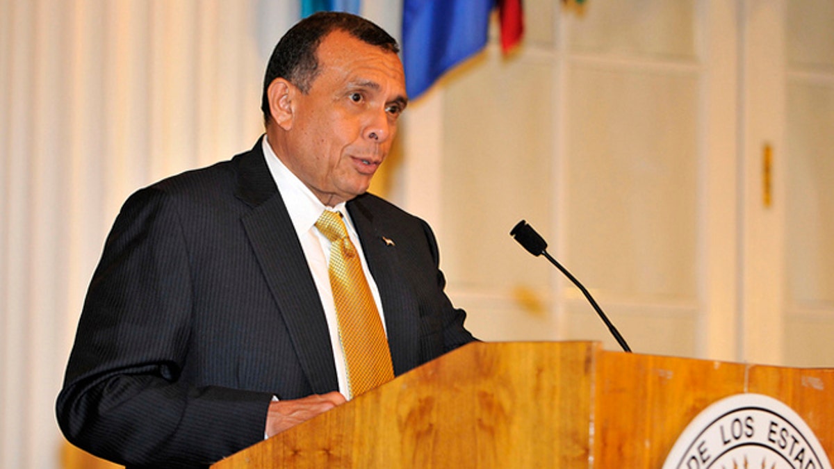 Permanent Council Hosts President of Honduras