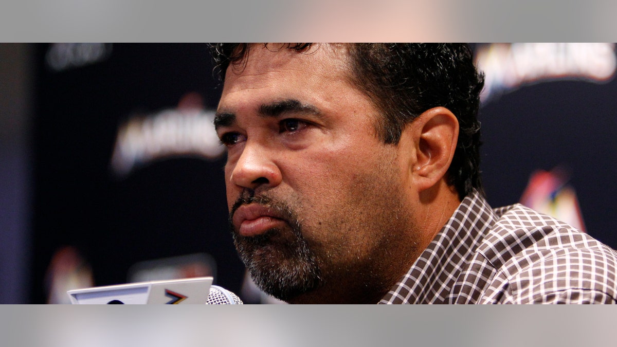 032d919a-Marlins Guillen Baseball