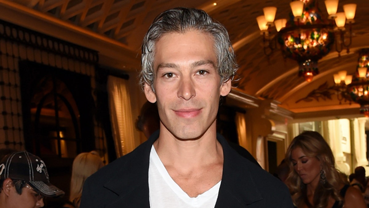 498517761EM012_2014_NHL_Awa