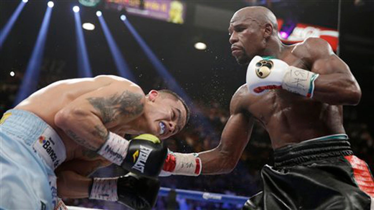 3d28f294-Mayweather Maidana Boxing