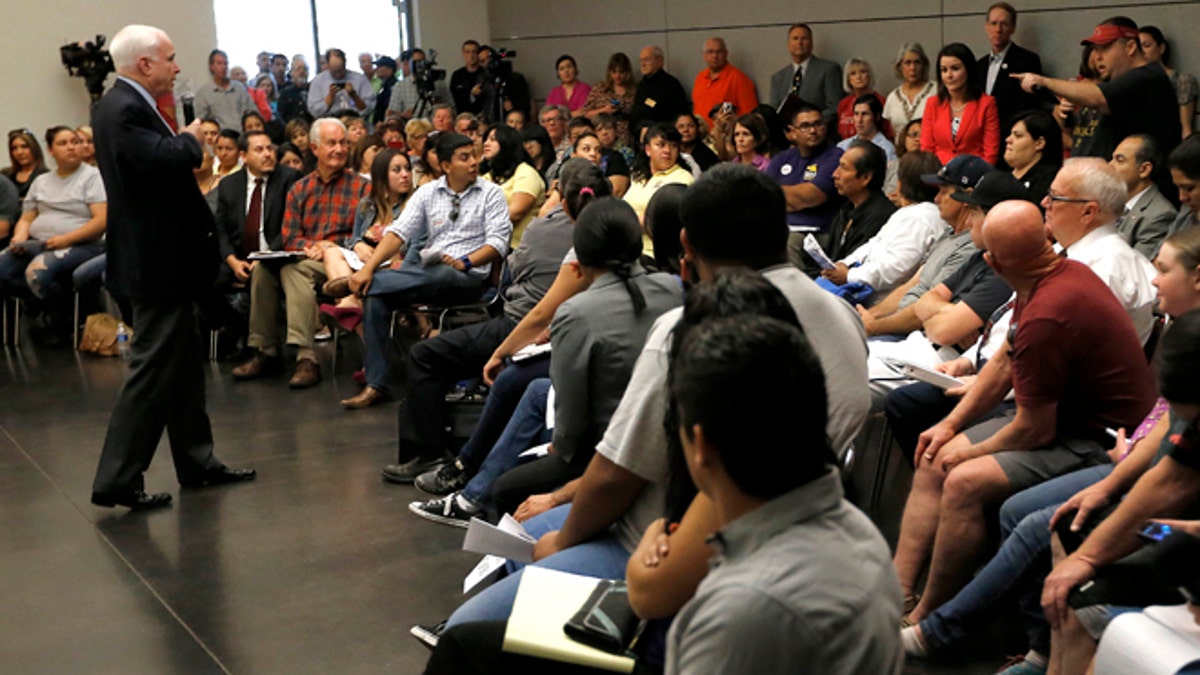 752efdb5-McCain Town Hall