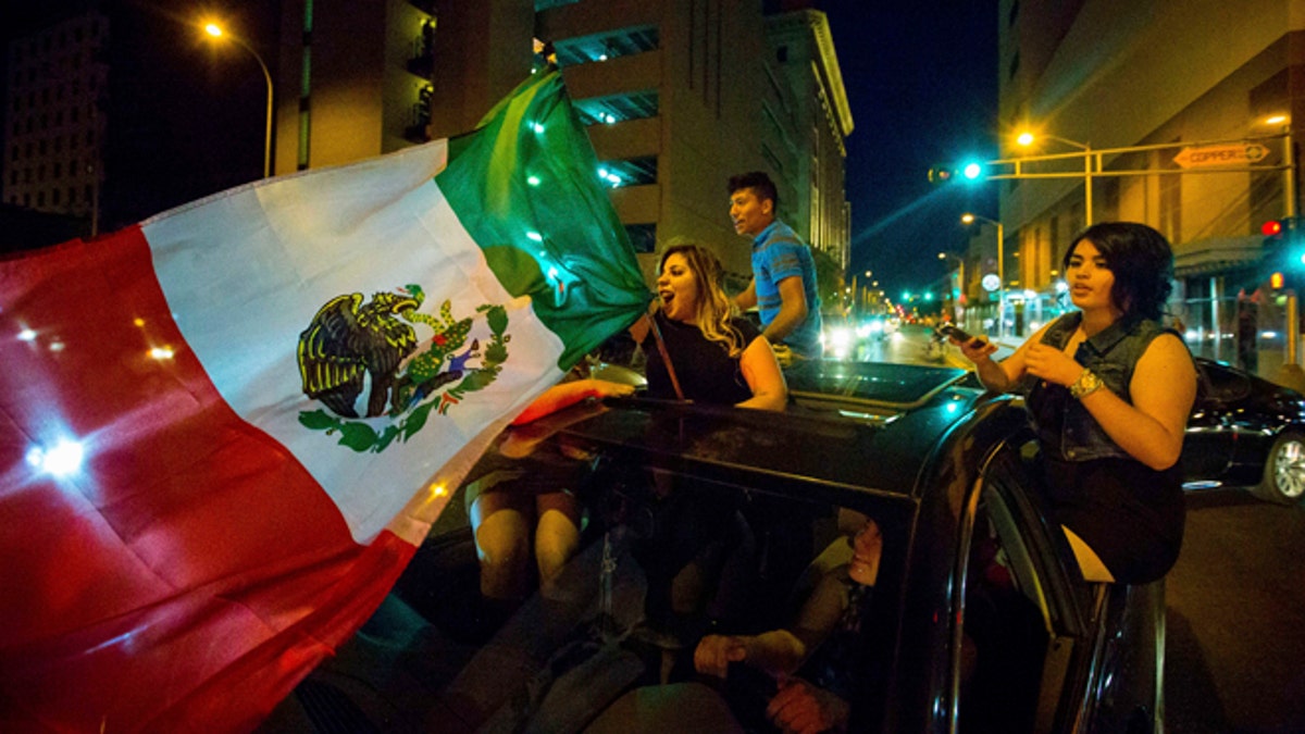 GOP 2016 Trump Mexican Flag