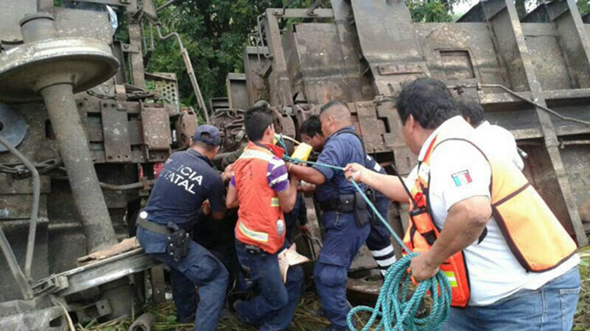 Sedikitnya 5 orang tewas dan 18 luka-luka akibat kecelakaan kereta migran Meksiko