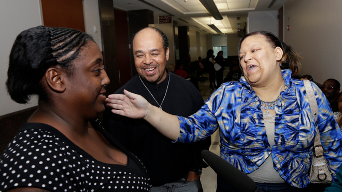 Texas: Anak laki-laki yang diculik berkumpul kembali dengan keluarganya