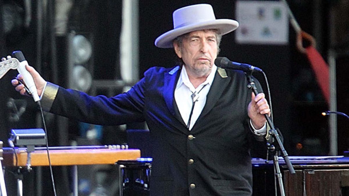 Bob Dylan menggugat di Prancis atas komentarnya tentang wawancara Kroasia di Rolling Stone