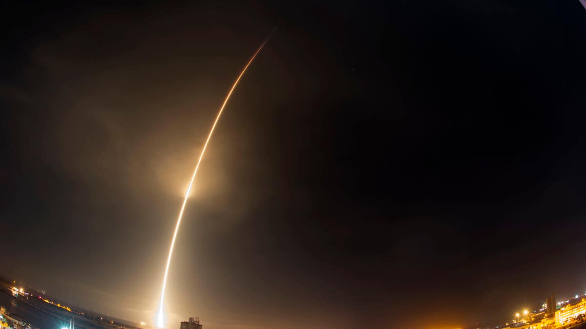 b17665b8-SpaceX Launch