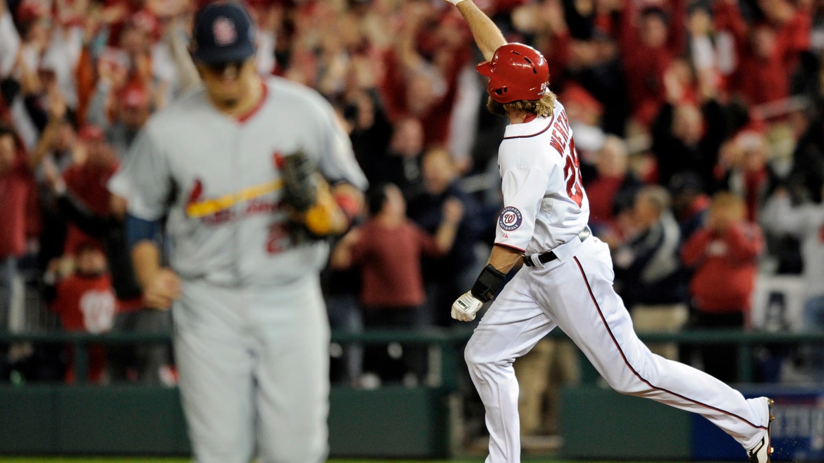 Homer inning kesembilan untuk Nationals memaksa Game 5 melawan Cardinals