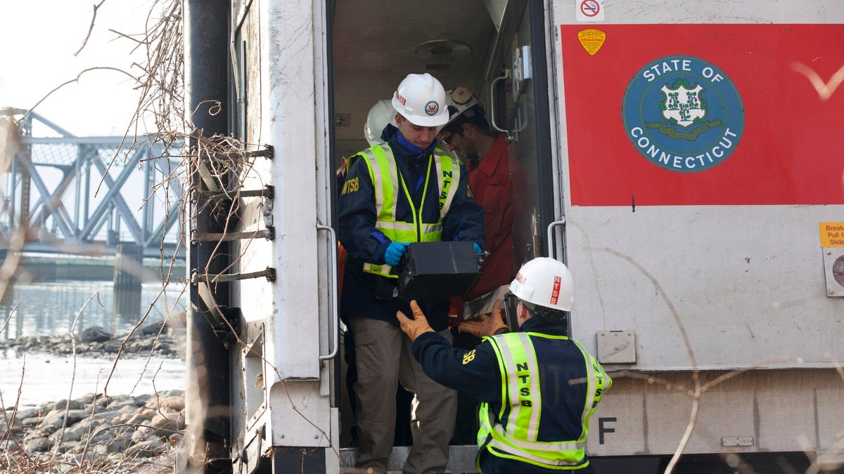 e1441ac0-NYC Train Derailment