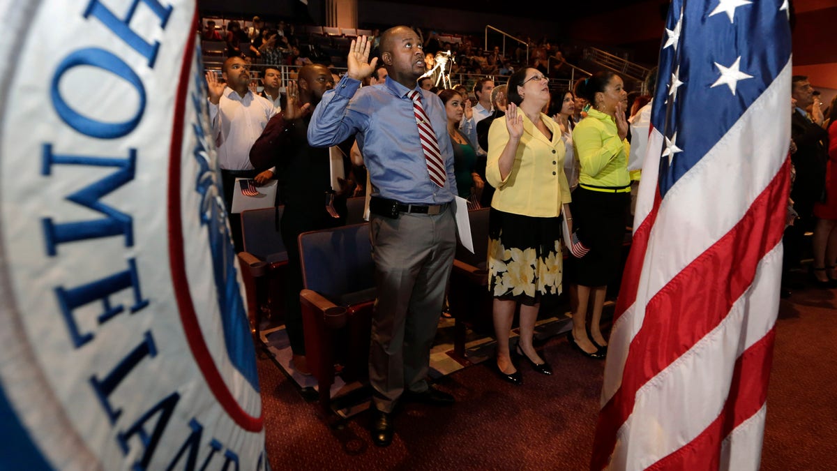 Mahkamah Agung: Anak-anak imigran di atas 21 tahun kehilangan hak istimewa, harus melalui jalur belakang visa
