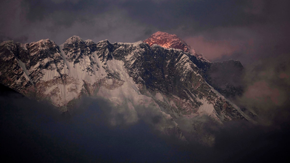 Nepal Cleaning Everest