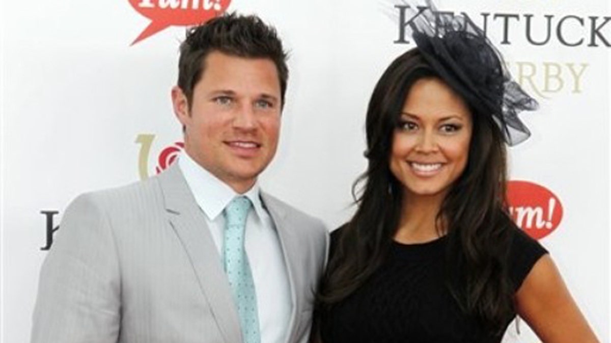 Nick Lachey and Vanessa Minnillo are expecting first child