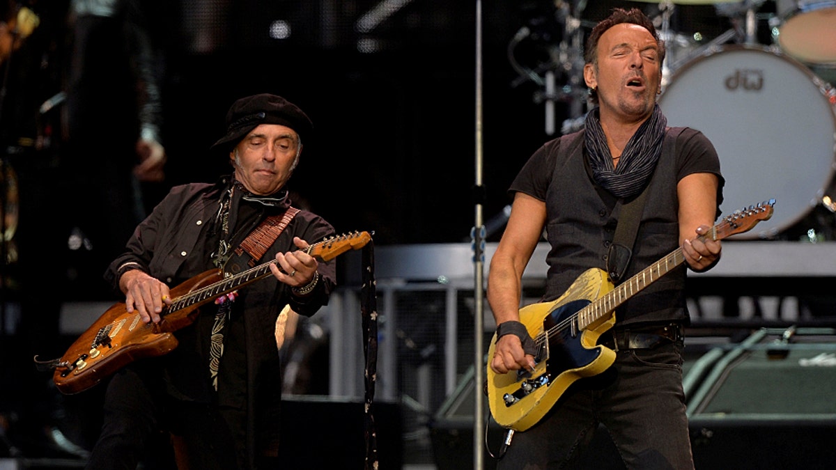 Nils Lofgren_reuters