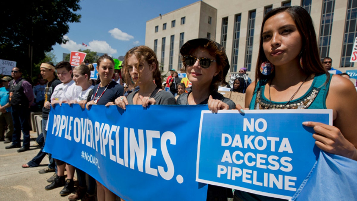 APTOPIX Oil Pipeline Protest