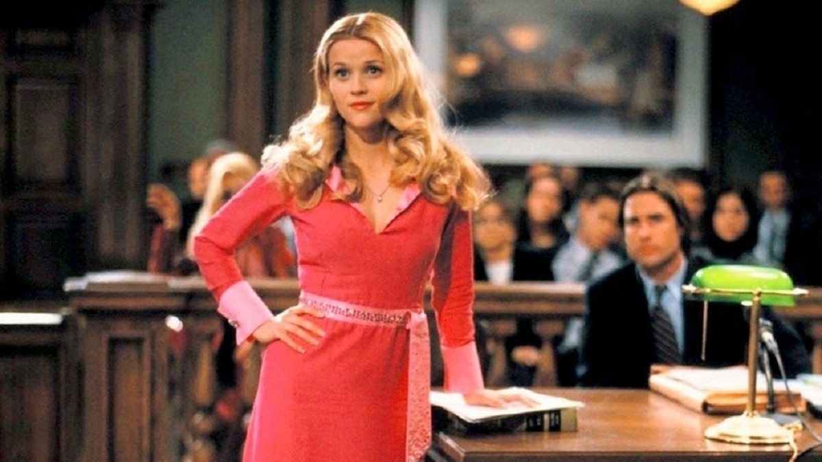 Reese-Witherspoon-as-Elle-Woods-in-Legally-Blonde