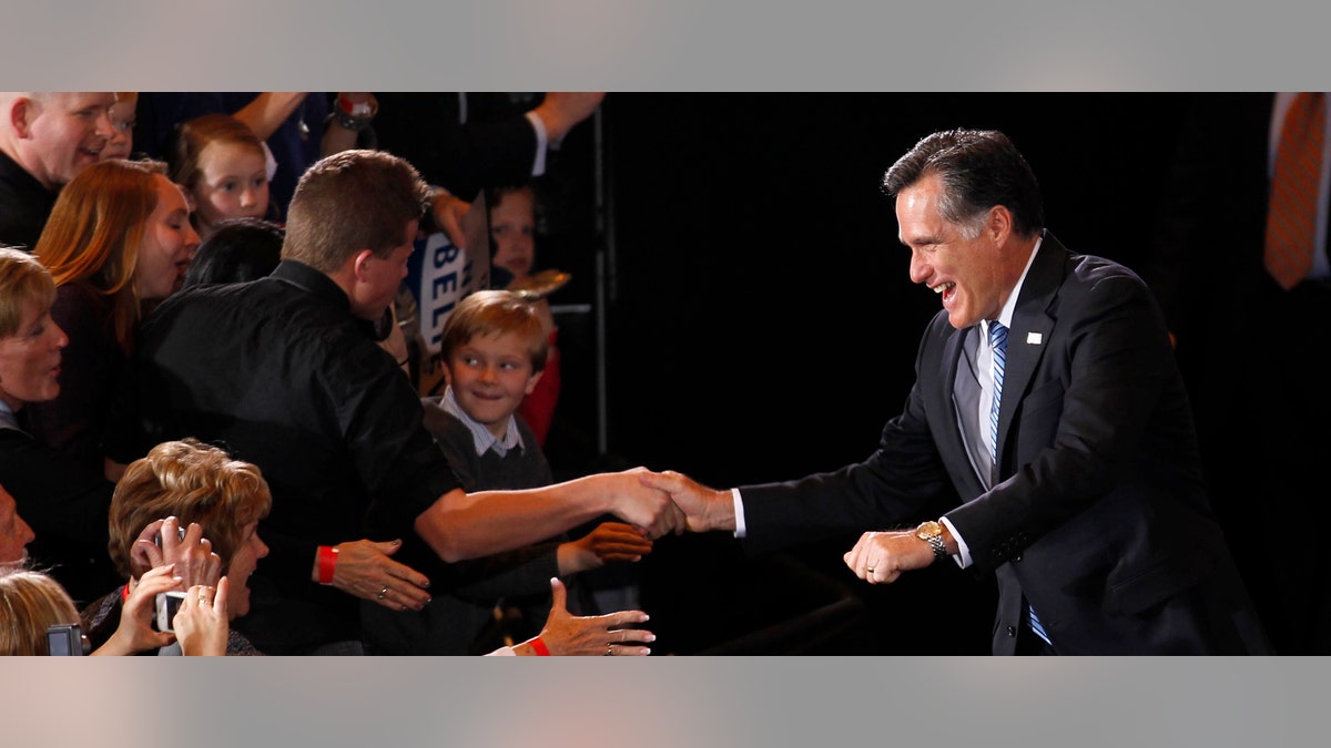 Mitt Romney bergulir untuk menang di Kaukus Nevada