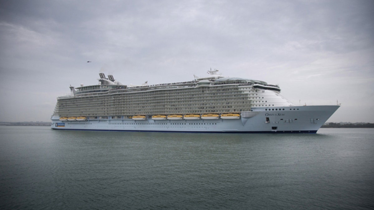 SOUTHAMPTON, ENGLAND - OCTOBER 15:  The world's largest cruise ship 'Oasis of the Seas' arrives in Southampton Water on October 15, 2014 in Southampton, England. The £800 million Royal Caribbean cruise ship will dock into Southampton for a one day stay stop before departing for the US.  (Photo by Matt Cardy/Getty Images)