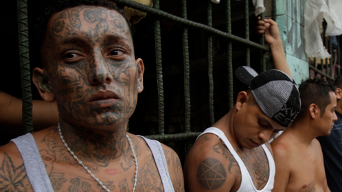 Gangs type. Mara Salvatrucha в тюрьме Сан Сальвадор.