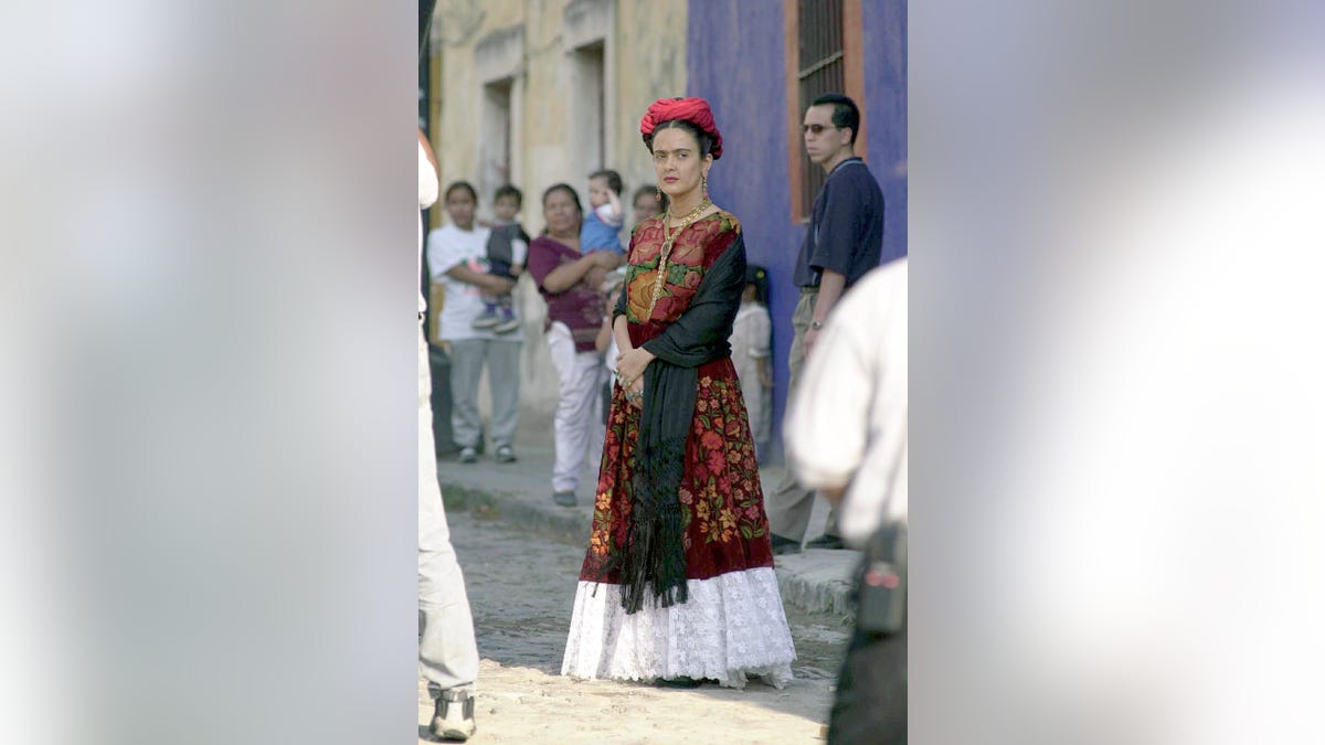 387854 02: Mexican actress Salma Hayek performs in a scene on the set of the film "Frida Kahlo" April 12, 2001 in Puebla, Mexico. Hayek plays the title role in the movie currently being filmed on location in Mexico City, Paris and New York. (Photo by Susana Gonzalez/Newsmakers)