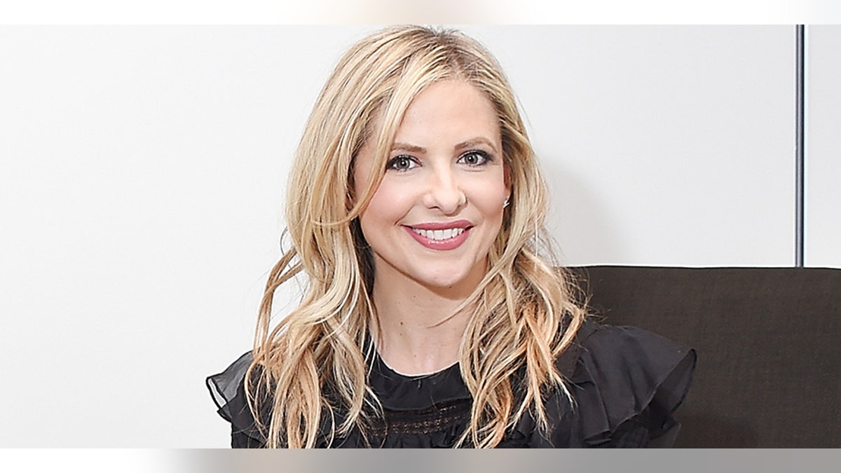 Sarah Michelle Gellar on NYC December 2017