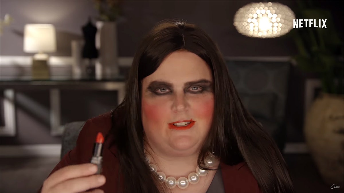 Sarah Sanders Make-Up