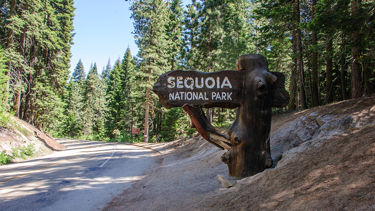 Sign at the entrance to Sequoia National Park, California, USA
