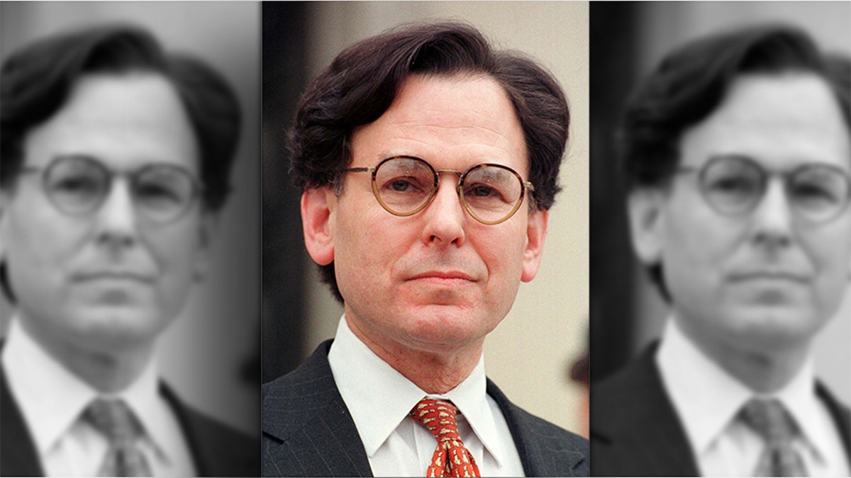 Sidney Blumenthal outside U.S. District court following his testimony February 24 before a grand jury investigating an alleged sex scandal involving President Clinton. Chief Prosecuter Kenneth Starr's subpoena to Blumenthal, an aide to President Clinton, ordered the White House official to produce records and any other material about what has been said to reporters about Ken Starr and his people, a source close to the investigation said.

CLINTON INVESTIGATION - RP1DRIFPLEAG