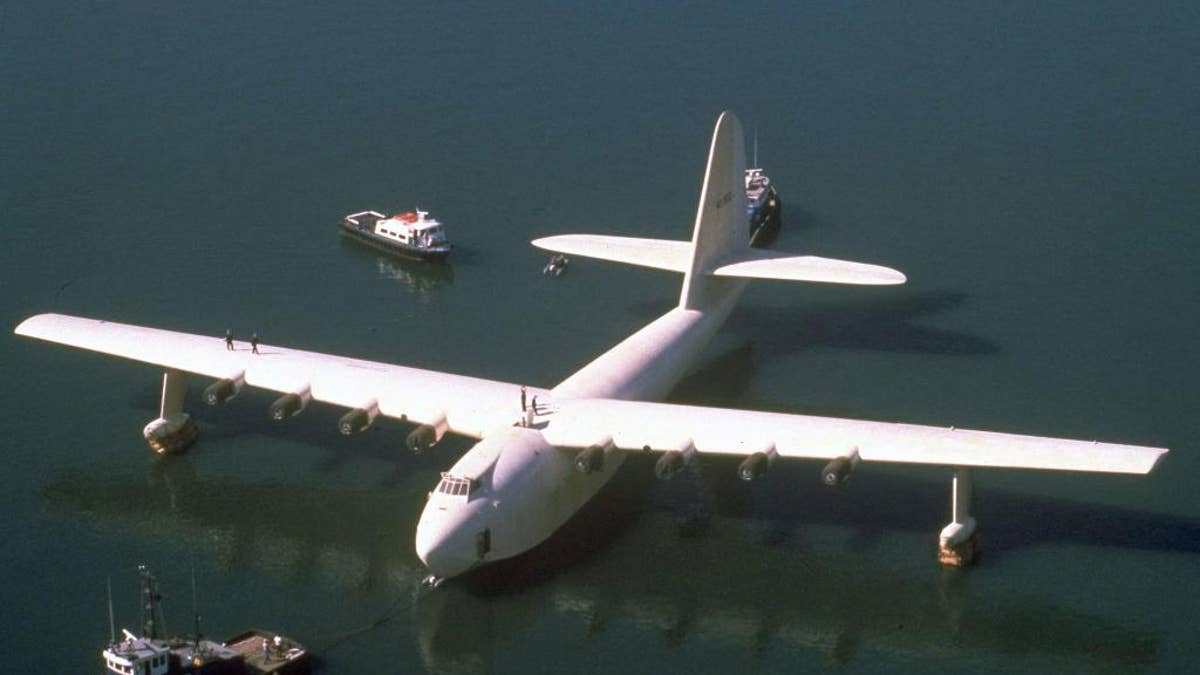 the largest aircraft ever built is Spruce Goose.