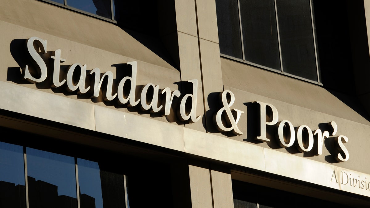 Kami menuntut S&P atas peringkat hubungan pra-krisis