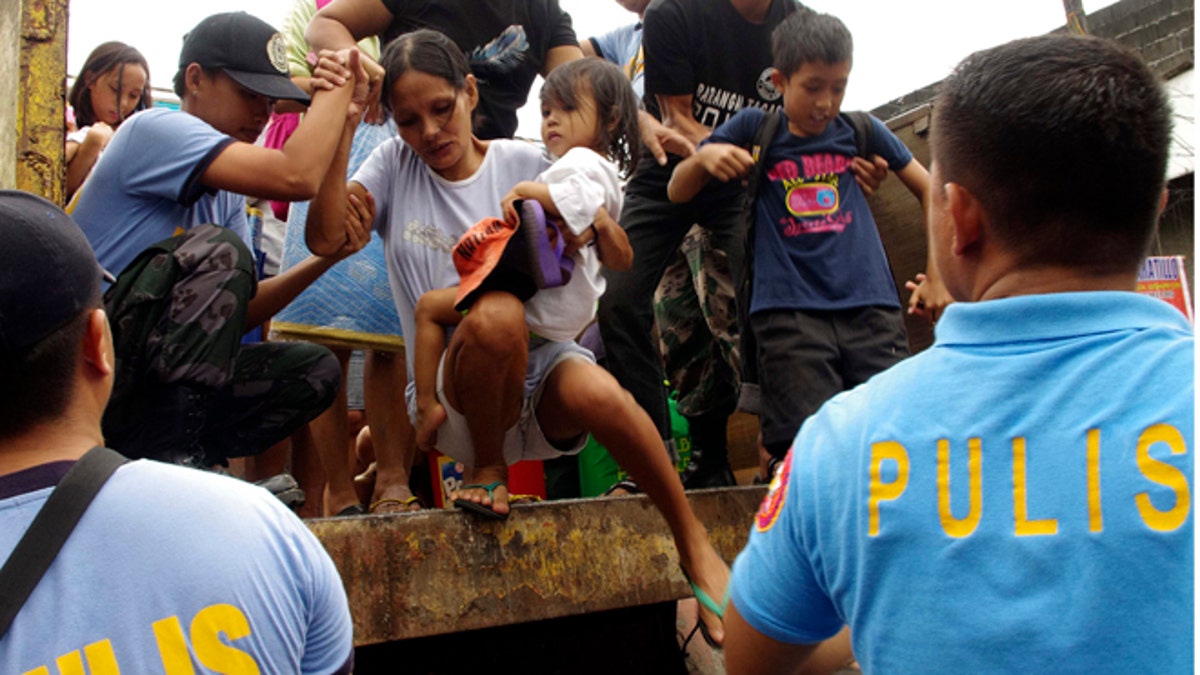 bf087800-Philippines Typhoon