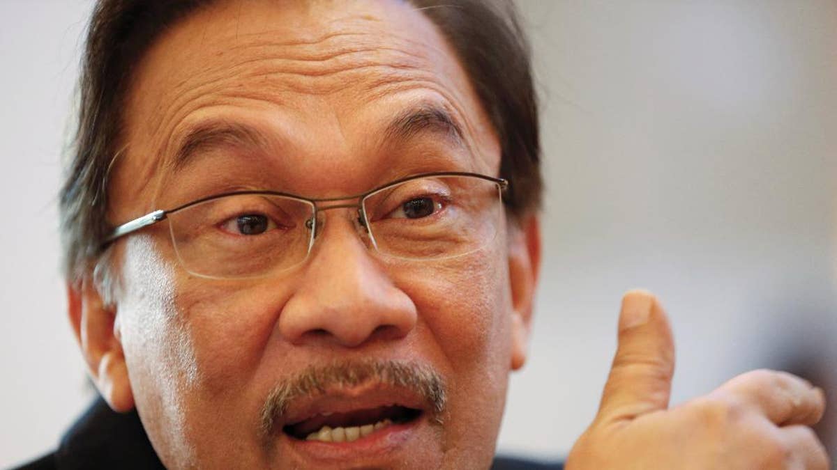 Warga Malaysia Tahan Kartunis, Selidiki Anggota Parlemen yang Mengkritik Penjara Anwar Ibrahim