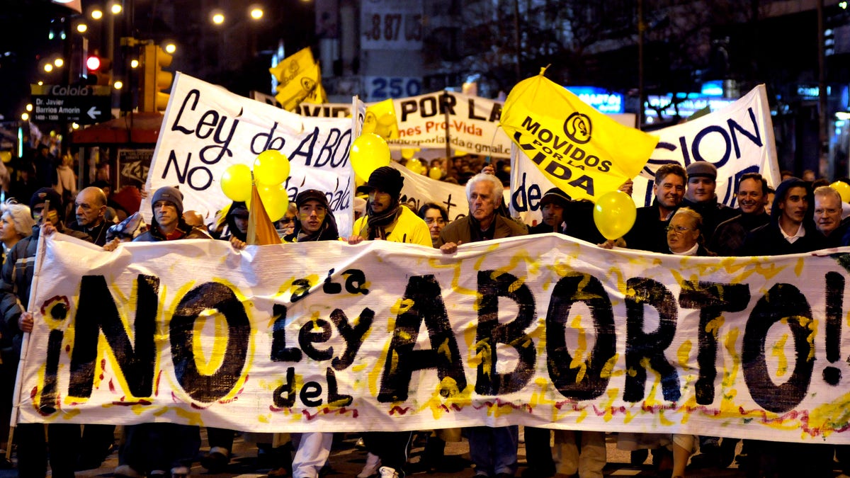 0d620fa7-Uruguay Abortion