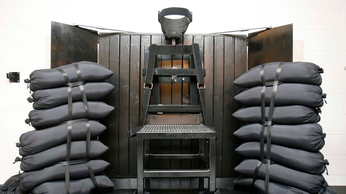 Utah Firing Squad Executes Convicted Killer | Fox News