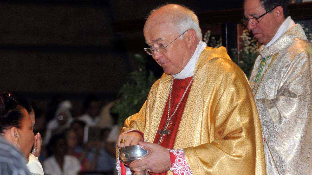 Mantan diplomat Vatikan yang dituduh melakukan pelecehan seksual terhadap anak di bawah umur di Republik Dominika dimakamkan di Polandia