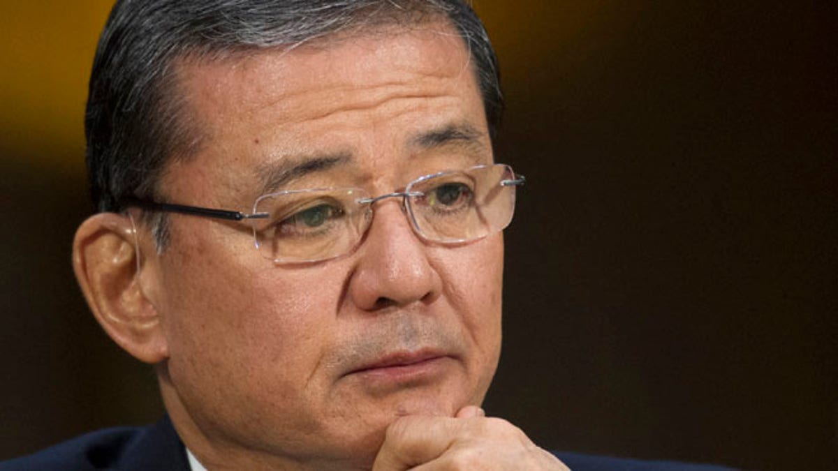 Obama berada di bawah tekanan bipartisan untuk menggulingkan Shinseki setelah laporan IG