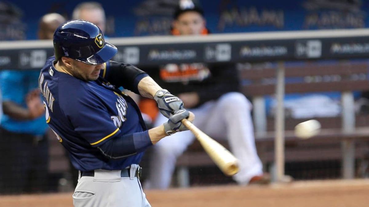 Brewers can extend all-time extra-base hits streak against Reds