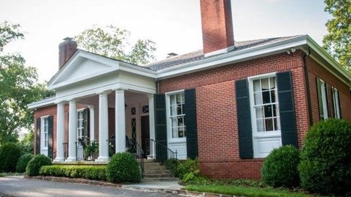 Become a part of 'The Walking Dead' at this mansion