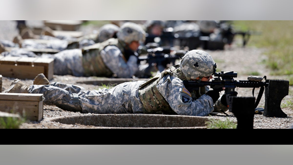 Women soldiers train