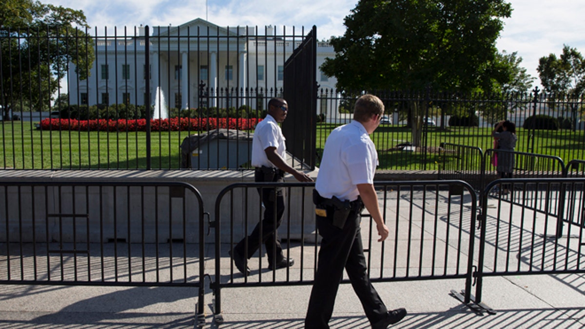 bacc3142-White House Security