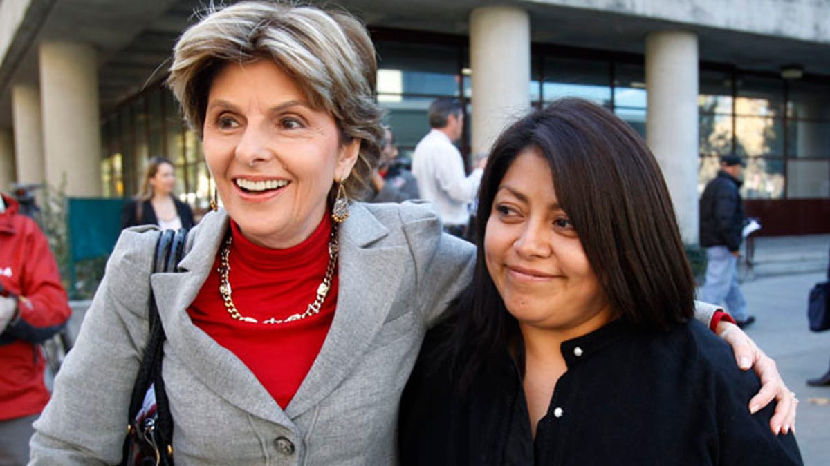 Whitman membayar .500 dengan mantan pengurus rumah tangga