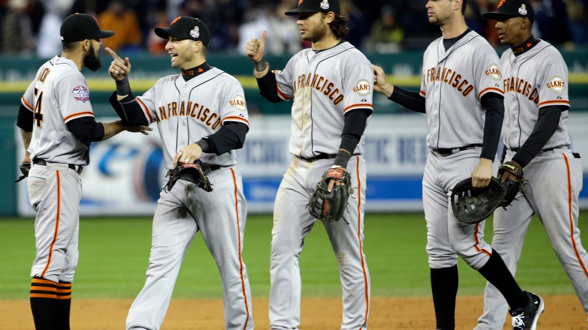 Giants mengalahkan Tigers 2-0 untuk memimpin 3-0 di Seri Dunia