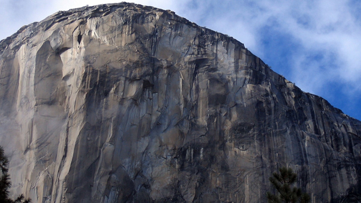 2 pria mencoba El Capitan, panjat tebing tersulit di dunia, di Yosemite