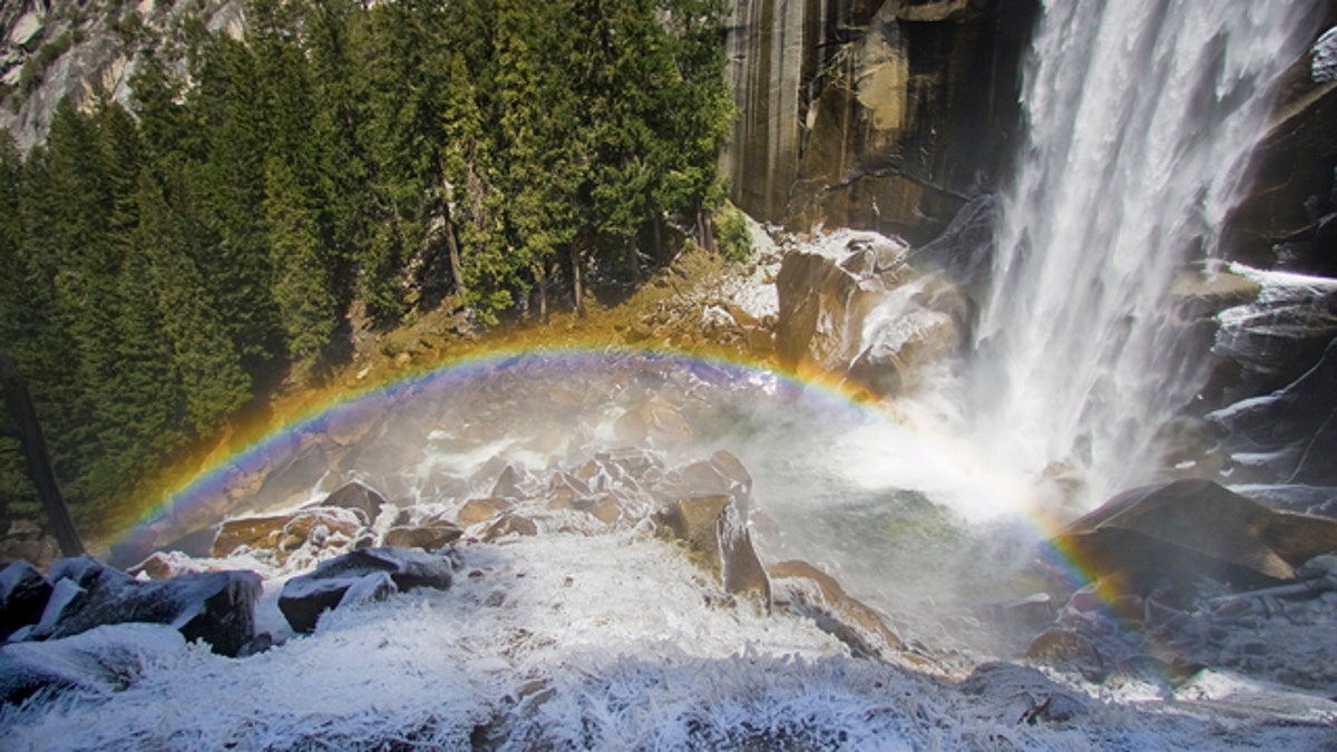 8f3c4c9f-Yosemite Waterfall Search